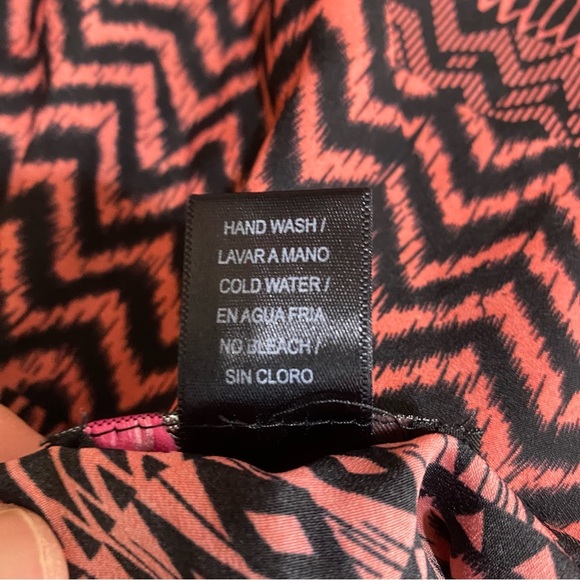 Delirious Los Angeles Lightweight Sleeveless Pocket Dress - Picture 3 of 7